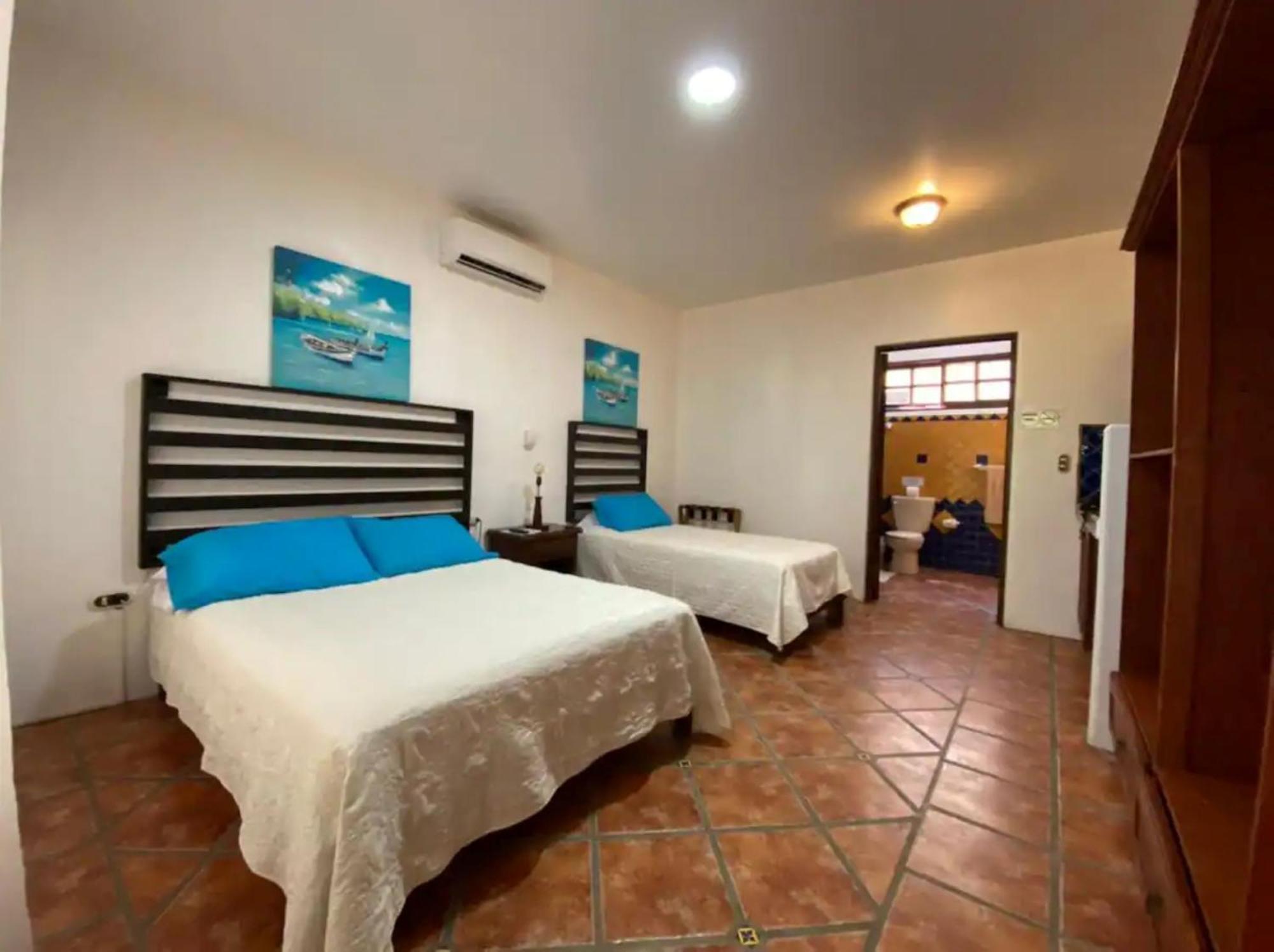 Hotel Playa Westfalia Пуэрто-Лимон Экстерьер фото