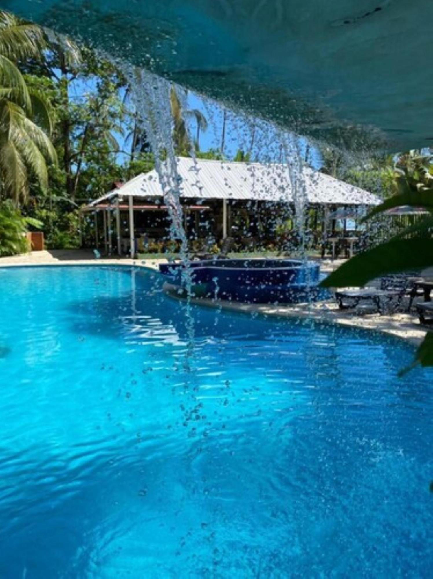 Hotel Playa Westfalia Пуэрто-Лимон Экстерьер фото