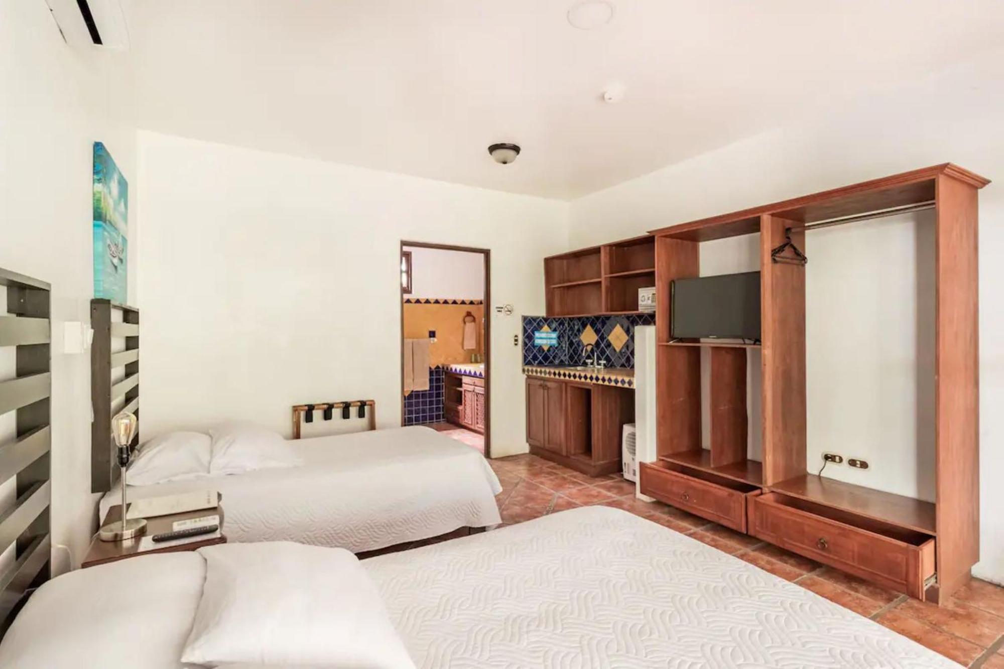 Hotel Playa Westfalia Пуэрто-Лимон Экстерьер фото